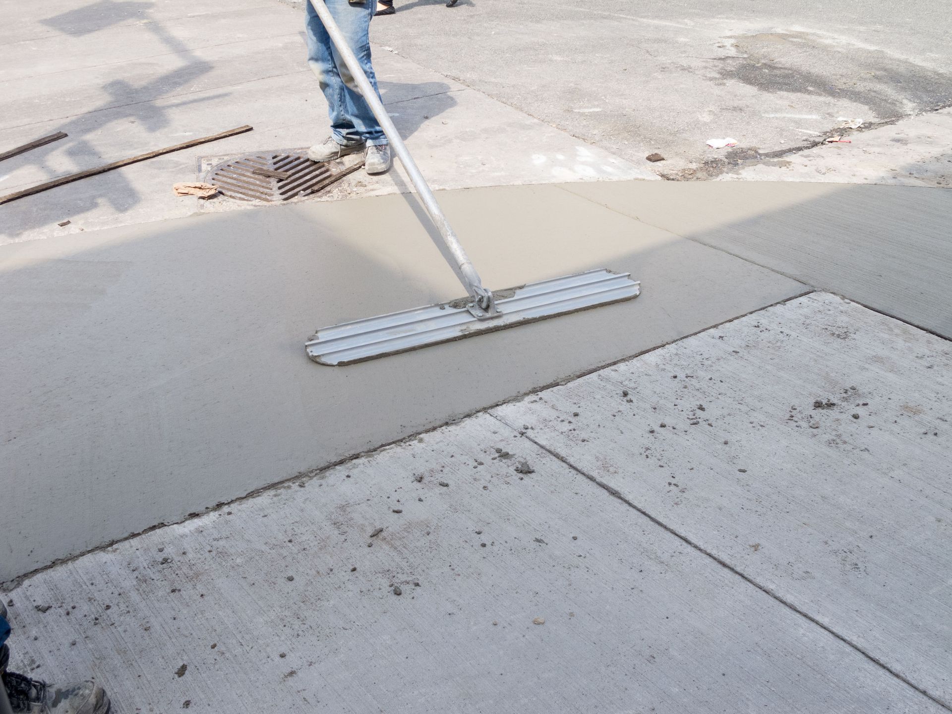 When to Repair vs. Replace Commercial Asphalt